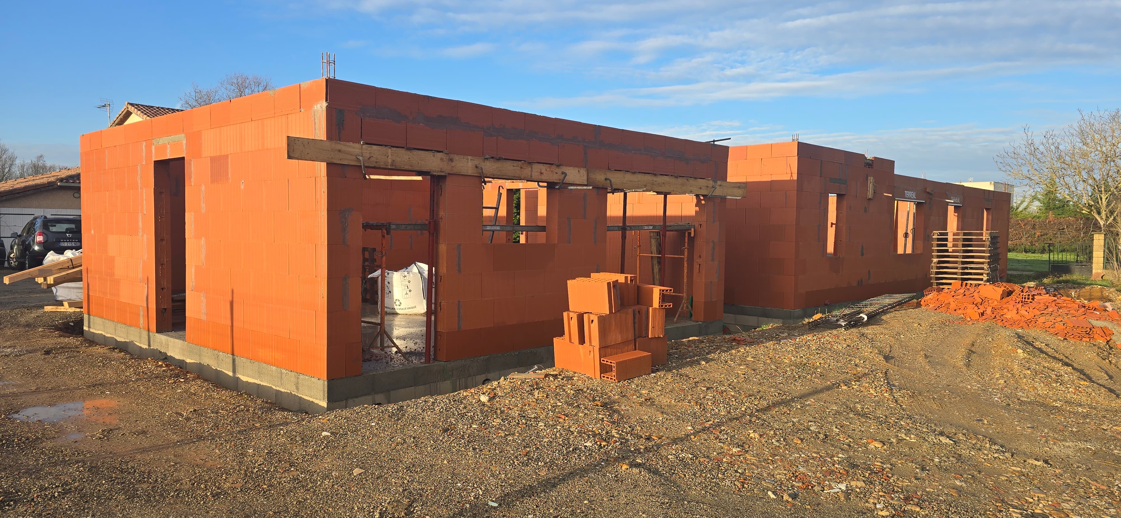 Réalisation LPM — FRONTON